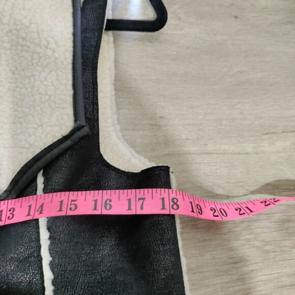 T‎ Tahari Black Faux Leather Vest Size Small - Picture 10 of 11